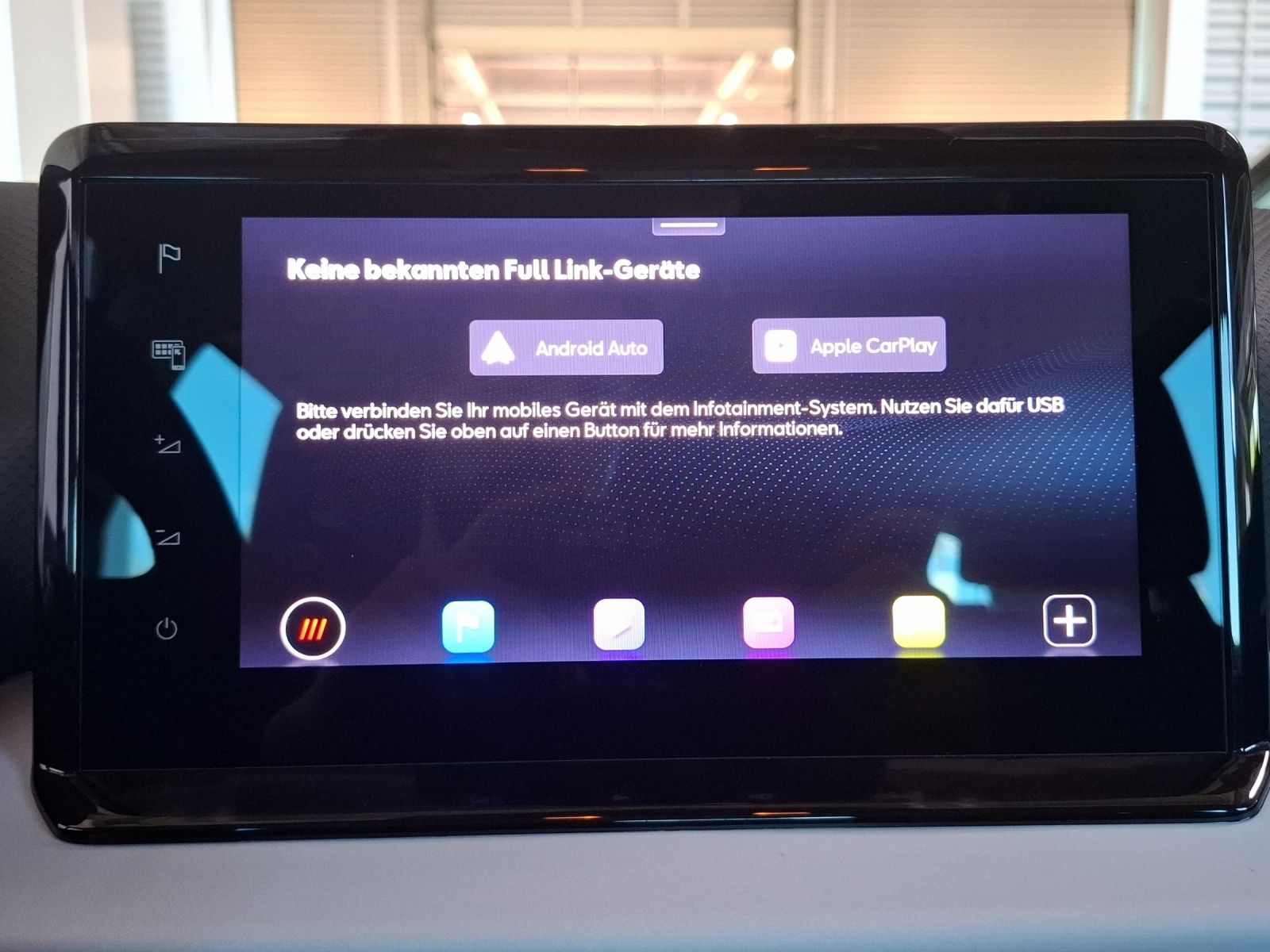 Fahrzeugabbildung SEAT Arona TSI Style LED Navi RFK SHZ GRA APP