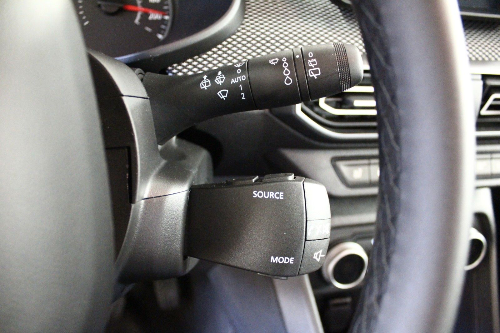 Fahrzeugabbildung Dacia Sandero TCe 90 auto Expression #15622