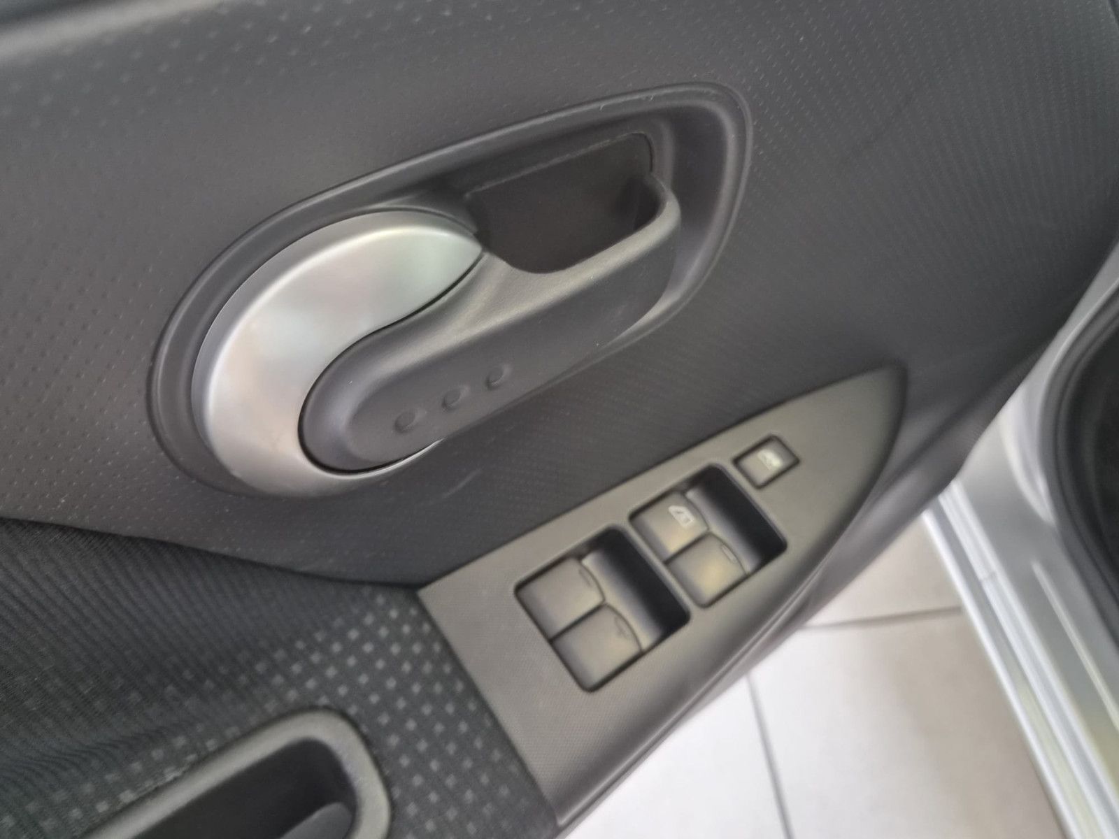 Fahrzeugabbildung Nissan Note Tekna / KLIMA / NUR 63 TKM