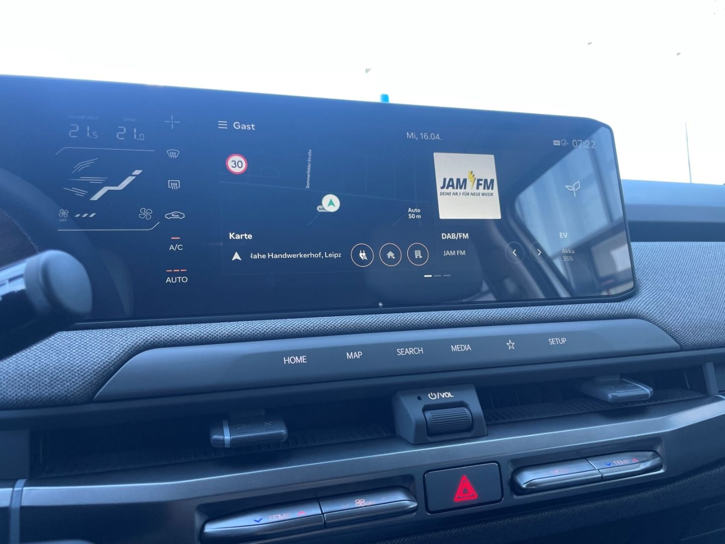 Fahrzeugabbildung Kia EV3 Earth LED totWinkAss Kamera SHZ Abstandstemp