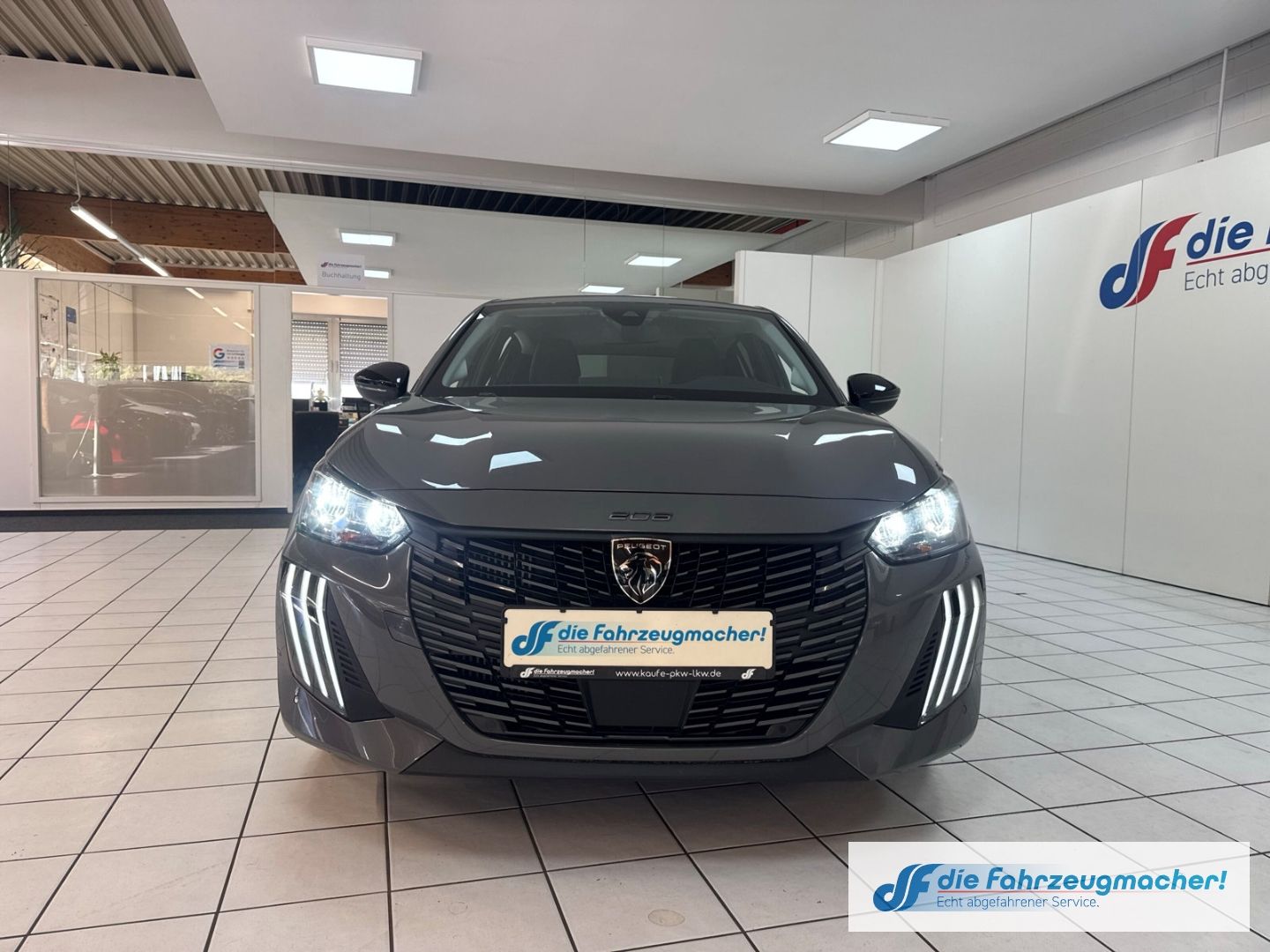 Fahrzeugabbildung Peugeot 208 Allure Navi Digitales Cockpit LED Apple CarP