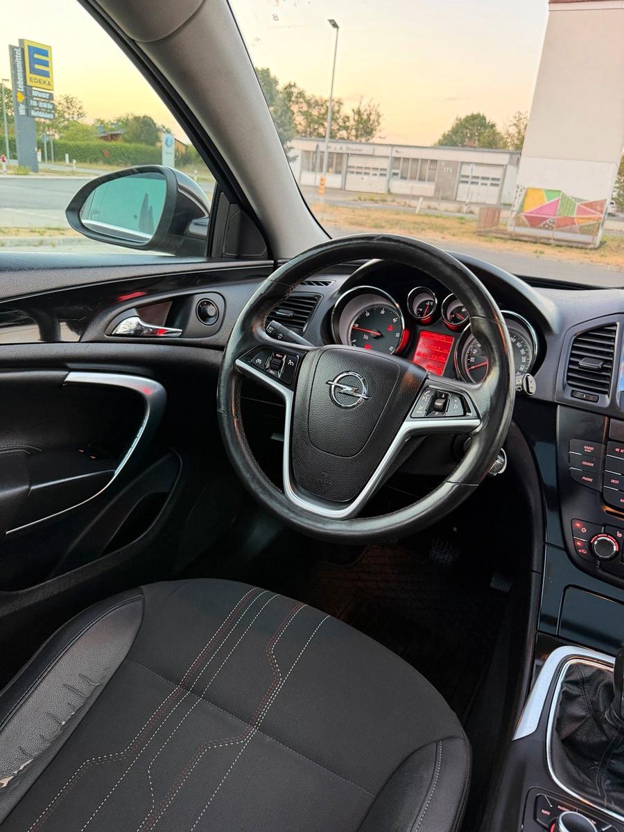 Opel Insignia 2012 — photo 9