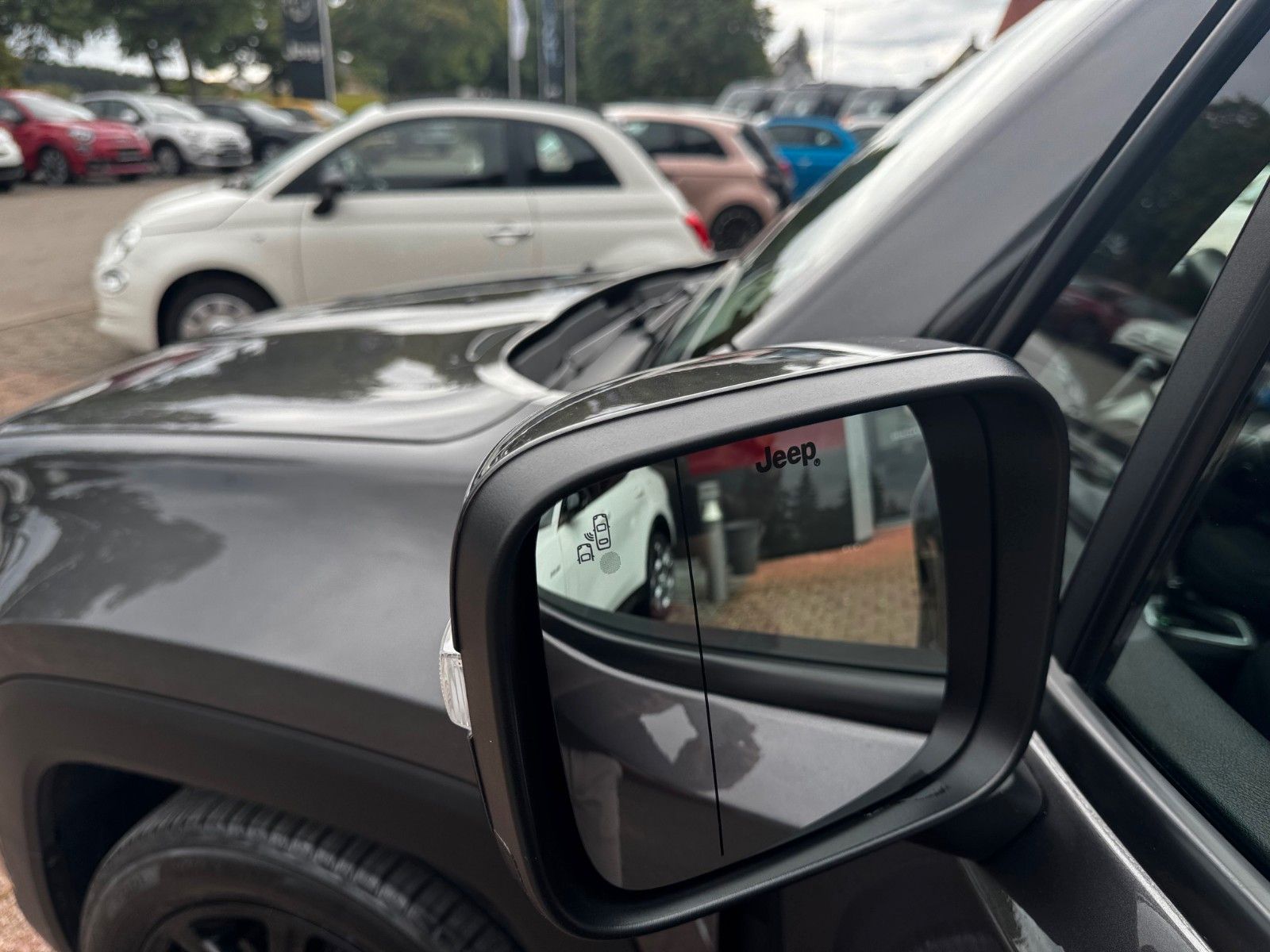 Fahrzeugabbildung Jeep Renegade Limited Automatik LED NAVI KAMERA ACC