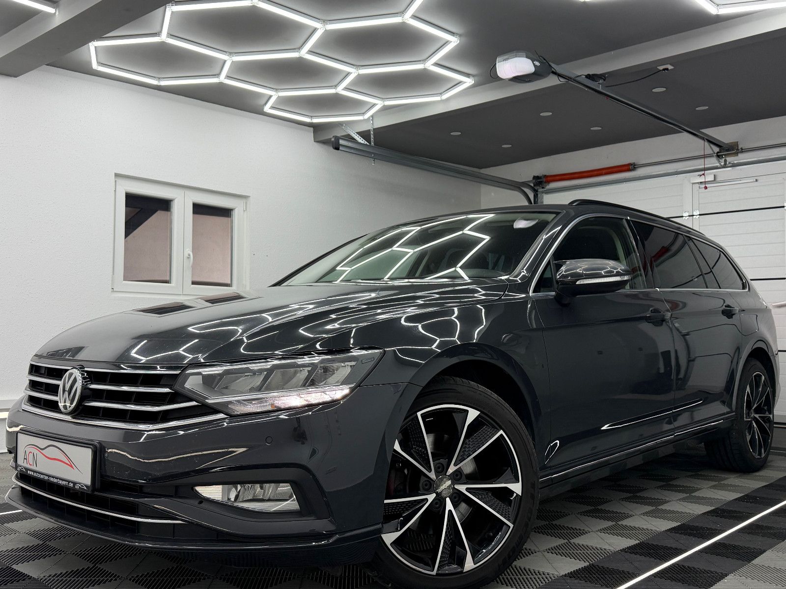 Fahrzeugabbildung Volkswagen Passat Variant 2.0 TDI Aut./MASSAGE/KAMERA/ACC