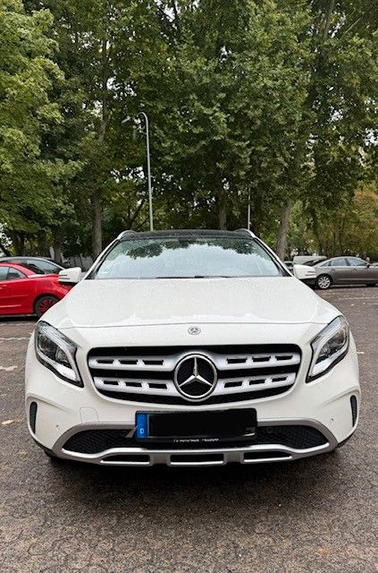 Image of Mercedes-Benz GLA 200