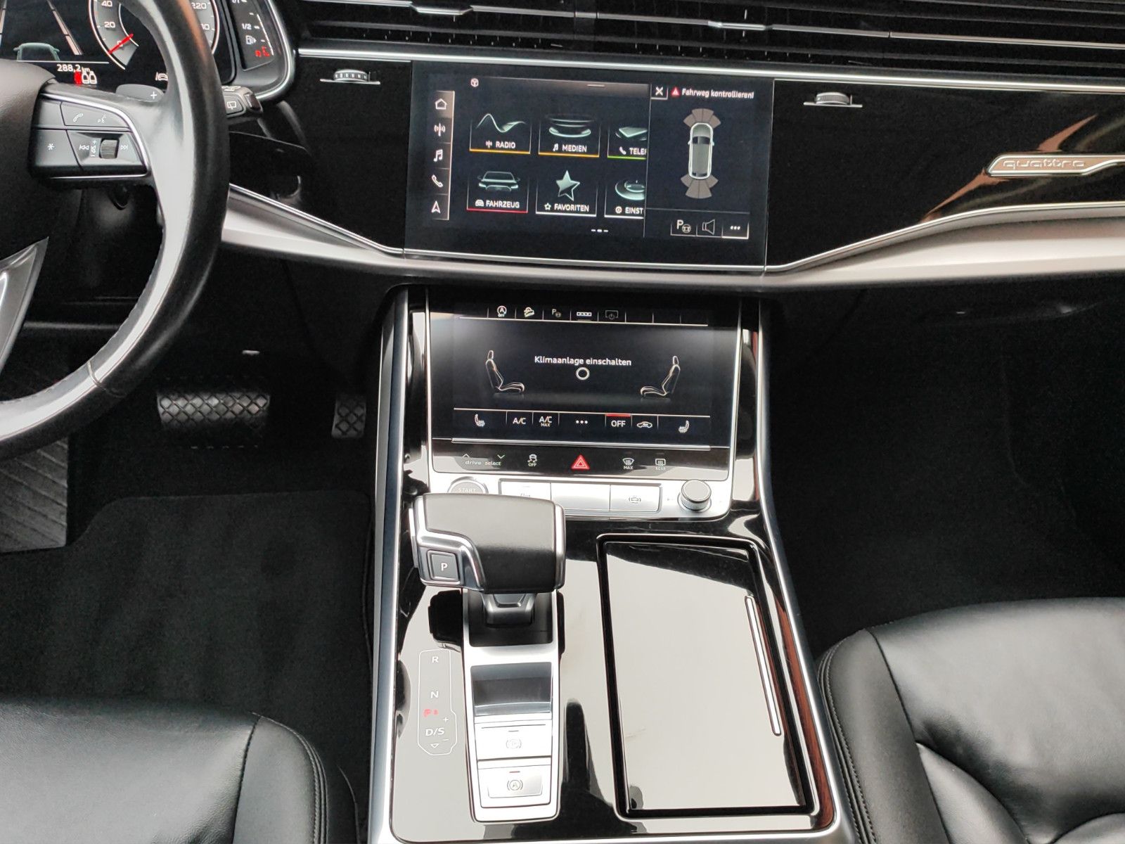 Fahrzeugabbildung Audi Q8 quattro*Navigation*SitzHZ*Apple*