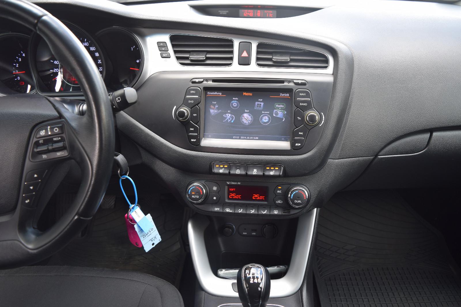 Kia cee'd 2013 — photo 11
