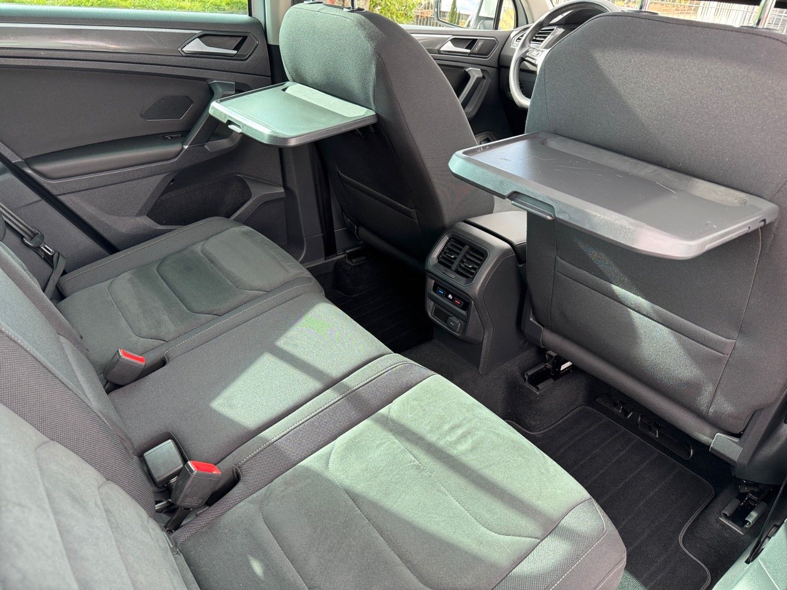 Fahrzeugabbildung Volkswagen Tiguan Highline 2.0 TSI 4Motion