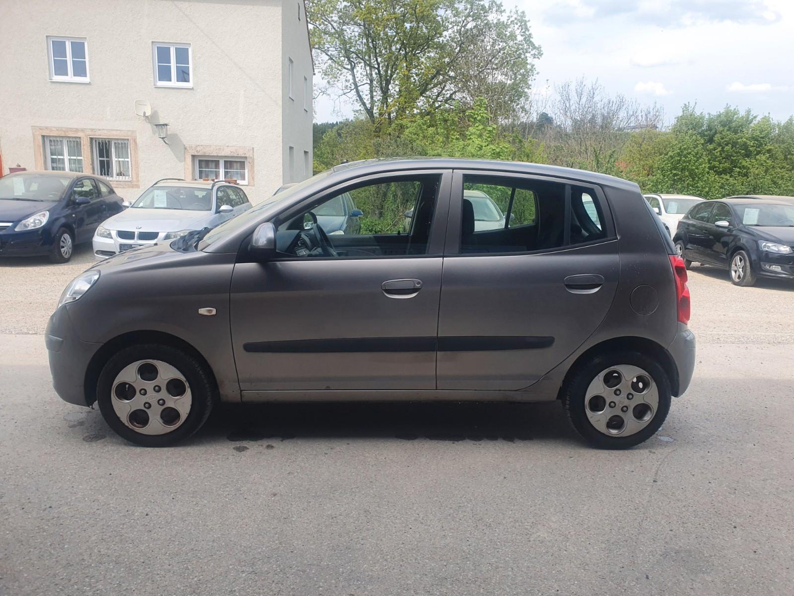 Kia Picanto 1.1  Tüv Neu Zahnriemen Gewechselt