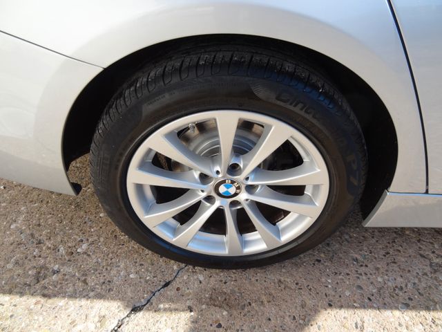 Fahrzeugabbildung BMW 320i Advantage/LED/Navi/84TKM/Automatik/