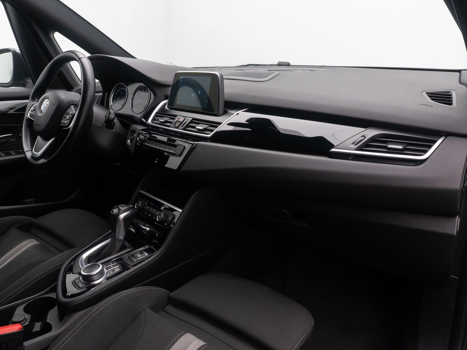 Fahrzeugabbildung BMW 225 Active Tourer iPerf Kamera DAB Sportsitz