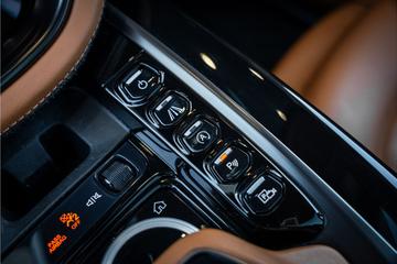 صورة مصغرة 24 لـ 2021 Aston Martin DBX