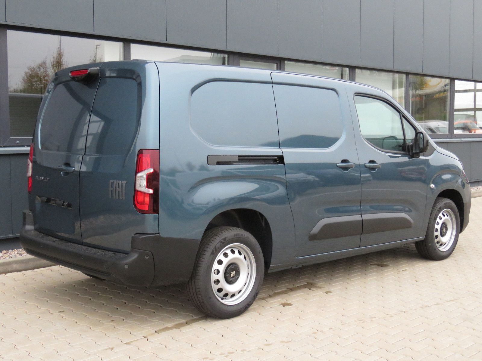 Fiat Doblo Maxi 1.5 130 Automatik / Vollausstattung imagem 2