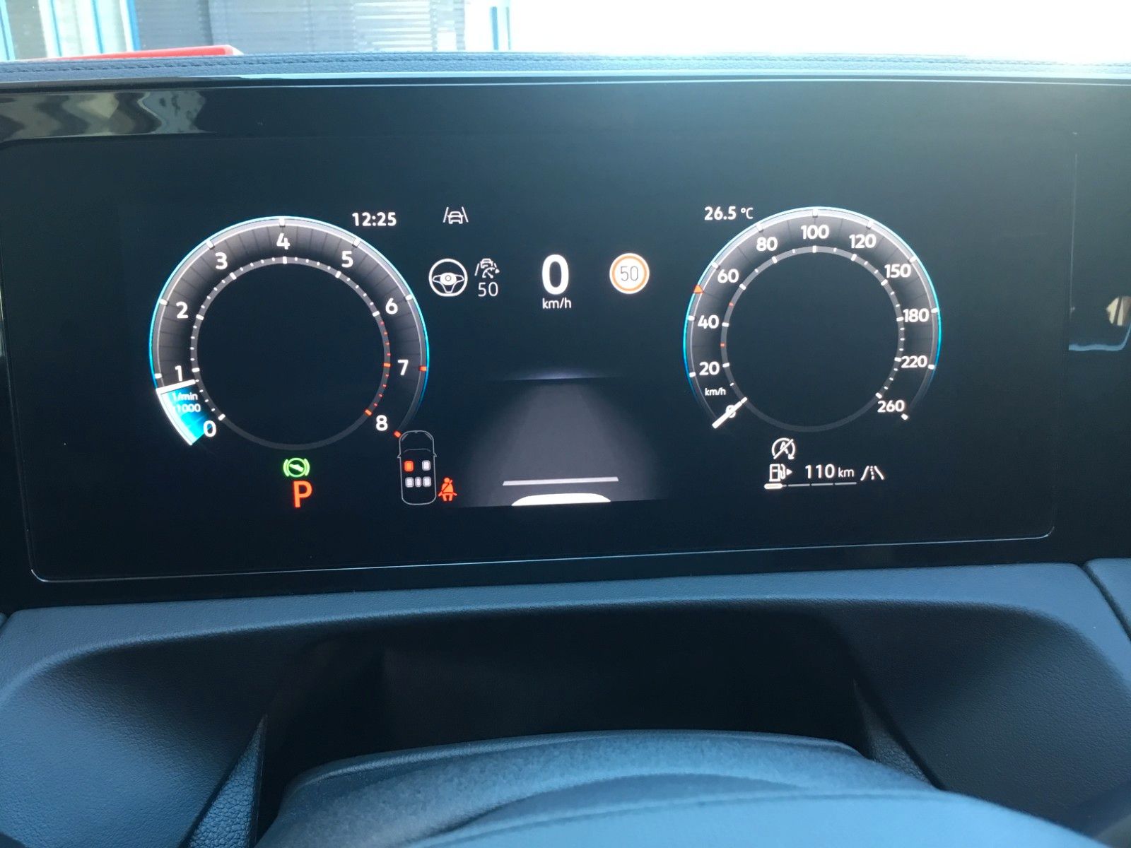 Fahrzeugabbildung Volkswagen Tiguan 2.0 TSI DSG 4M R-Line+Pano+AHK+IQLight+20