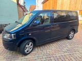 Volkswagen T5 Multivan - blaue Volkswagen T5 Multivan