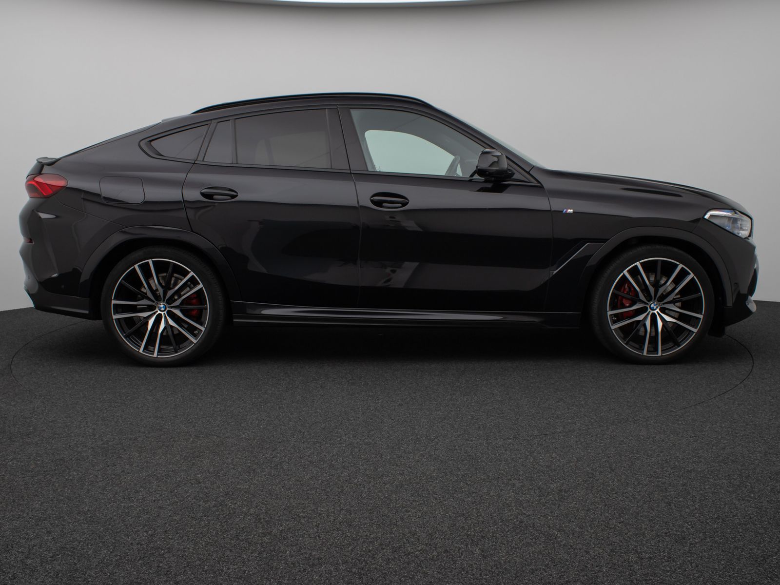 Fahrzeugabbildung BMW X6 xD40d M Sport Panorama 360°Laser HUD DAB H/K