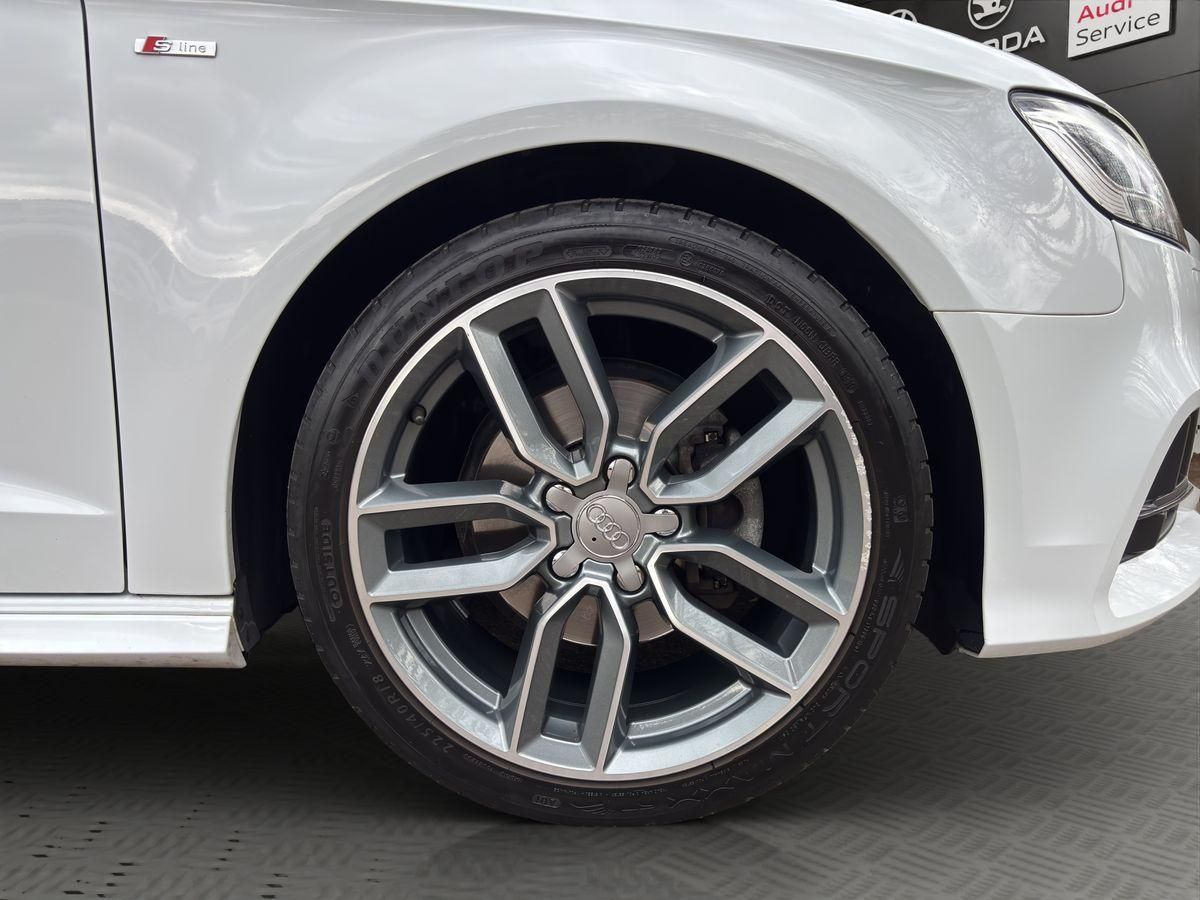 A3 35 TFSI S-Tronic  S-Line/Plus NAVI GRA AHK