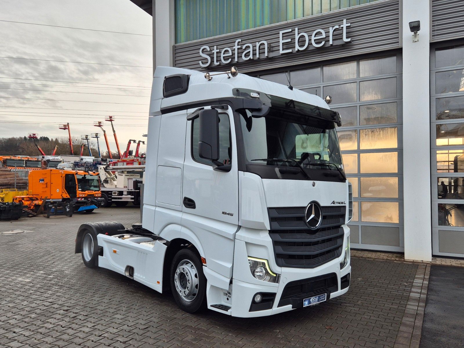 Fahrzeugabbildung Mercedes-Benz Actros 1845 LSnRL Standklima Vollspoiler