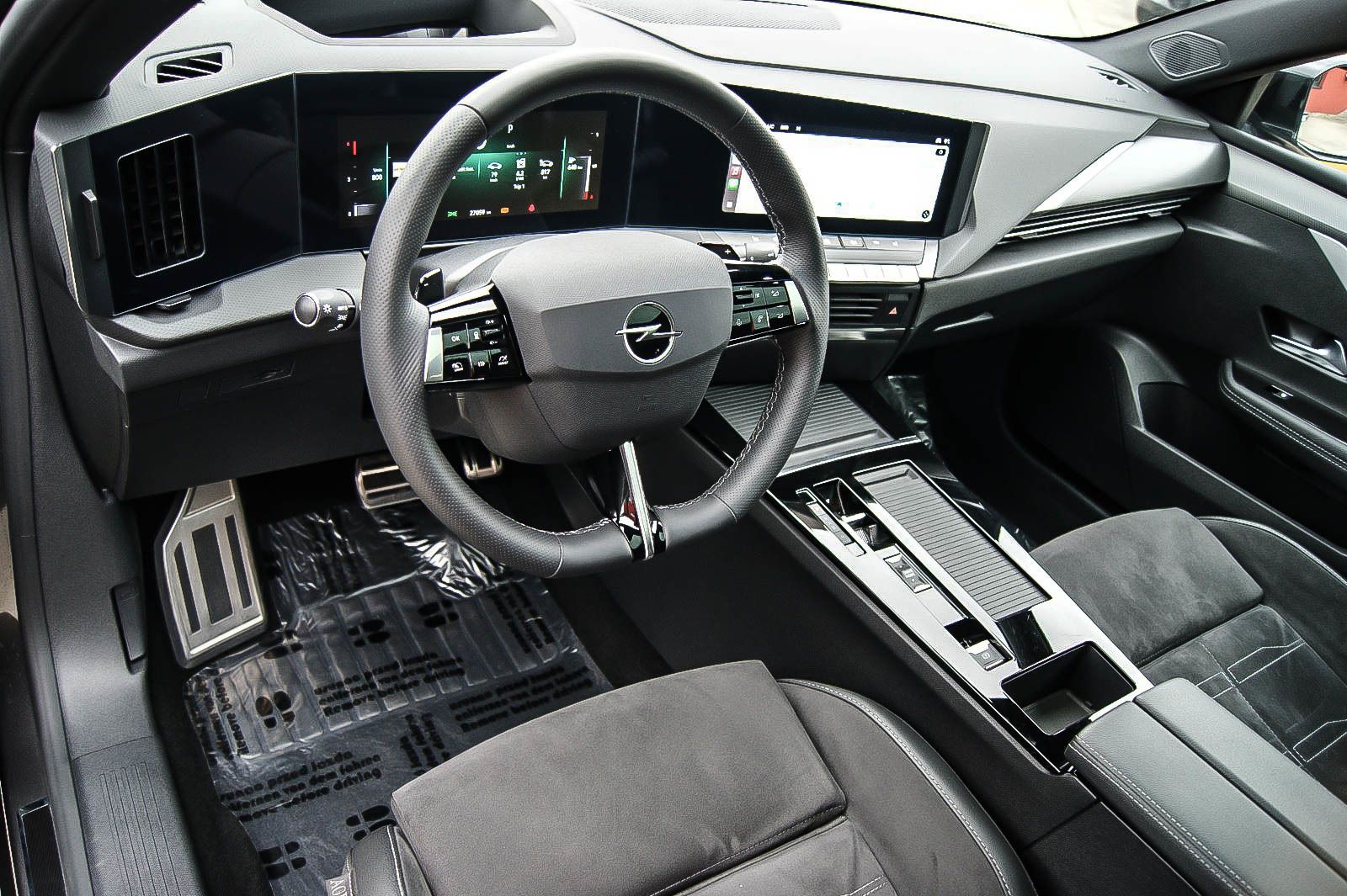 Fahrzeugabbildung Opel Astra L 1.5 Diesel ULTIMATE Aut HEADUP ANHZV LED