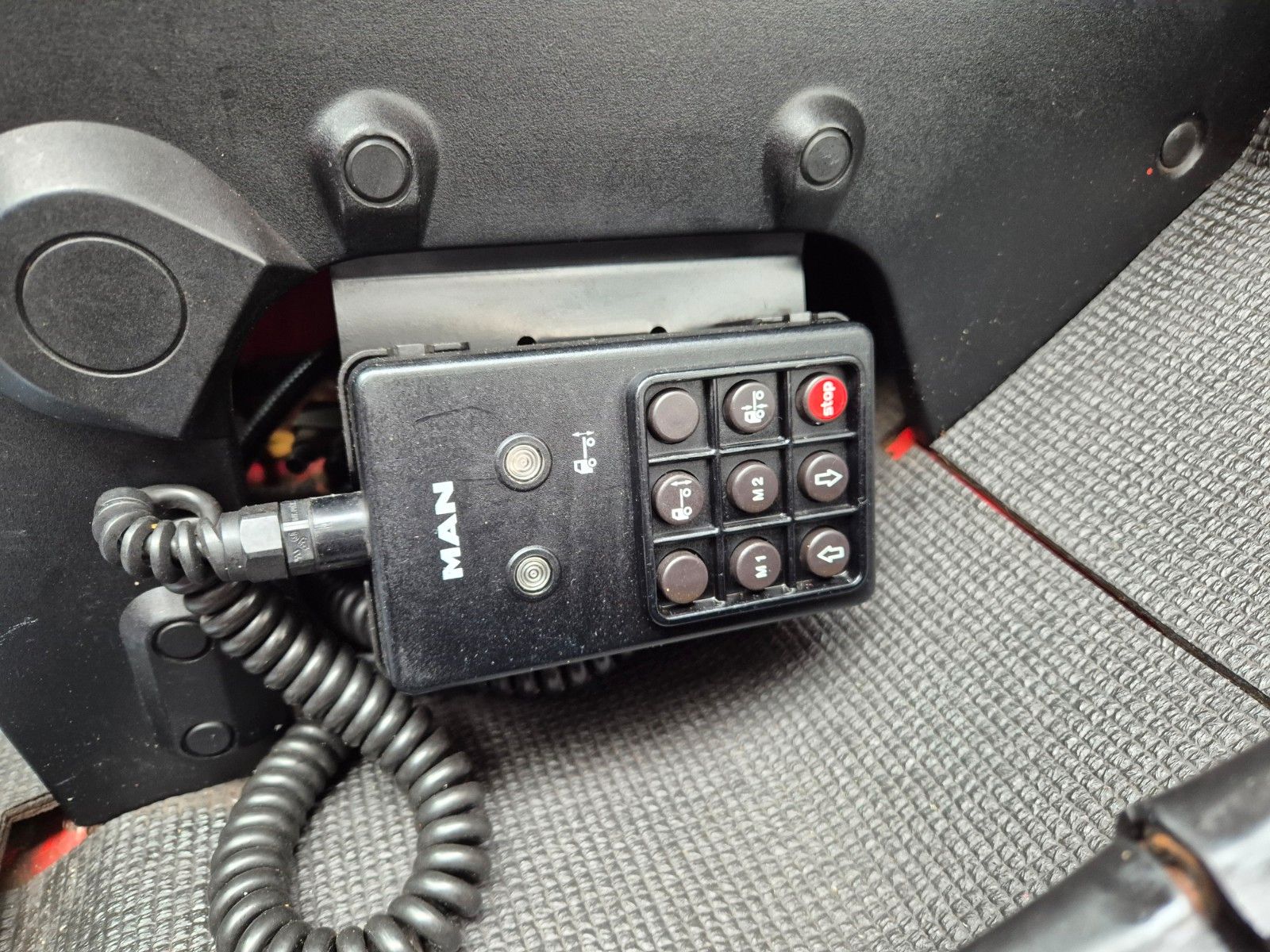 Fahrzeugabbildung MAN FE 26.360 LF 8 Löschfahrzeug