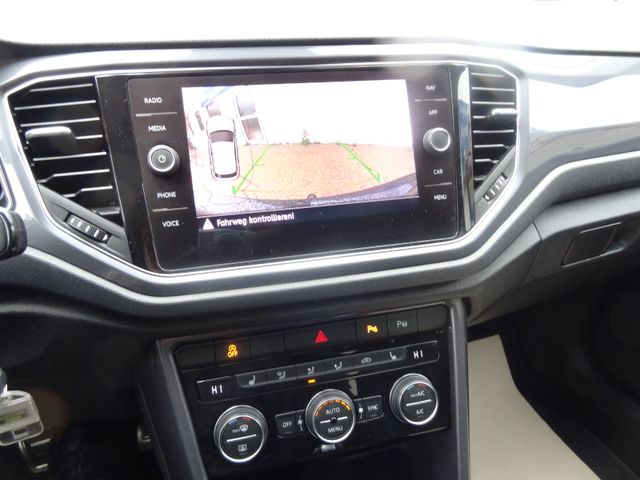Fahrzeugabbildung Volkswagen T-Roc IQ.DRIVE/1.Hd/AHK/Pano/Navi/Kamera