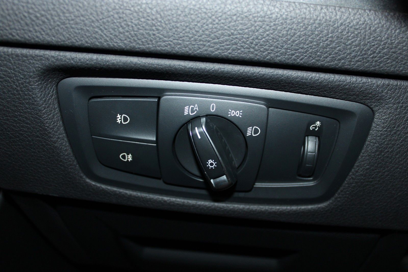 Fahrzeugabbildung BMW 220d xDrive Steptronic Coupé Advantage AHK uvm.