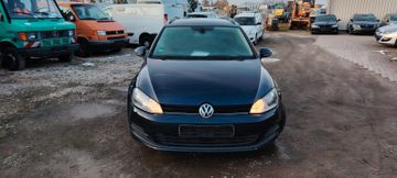 Volkswagen Golf - 1