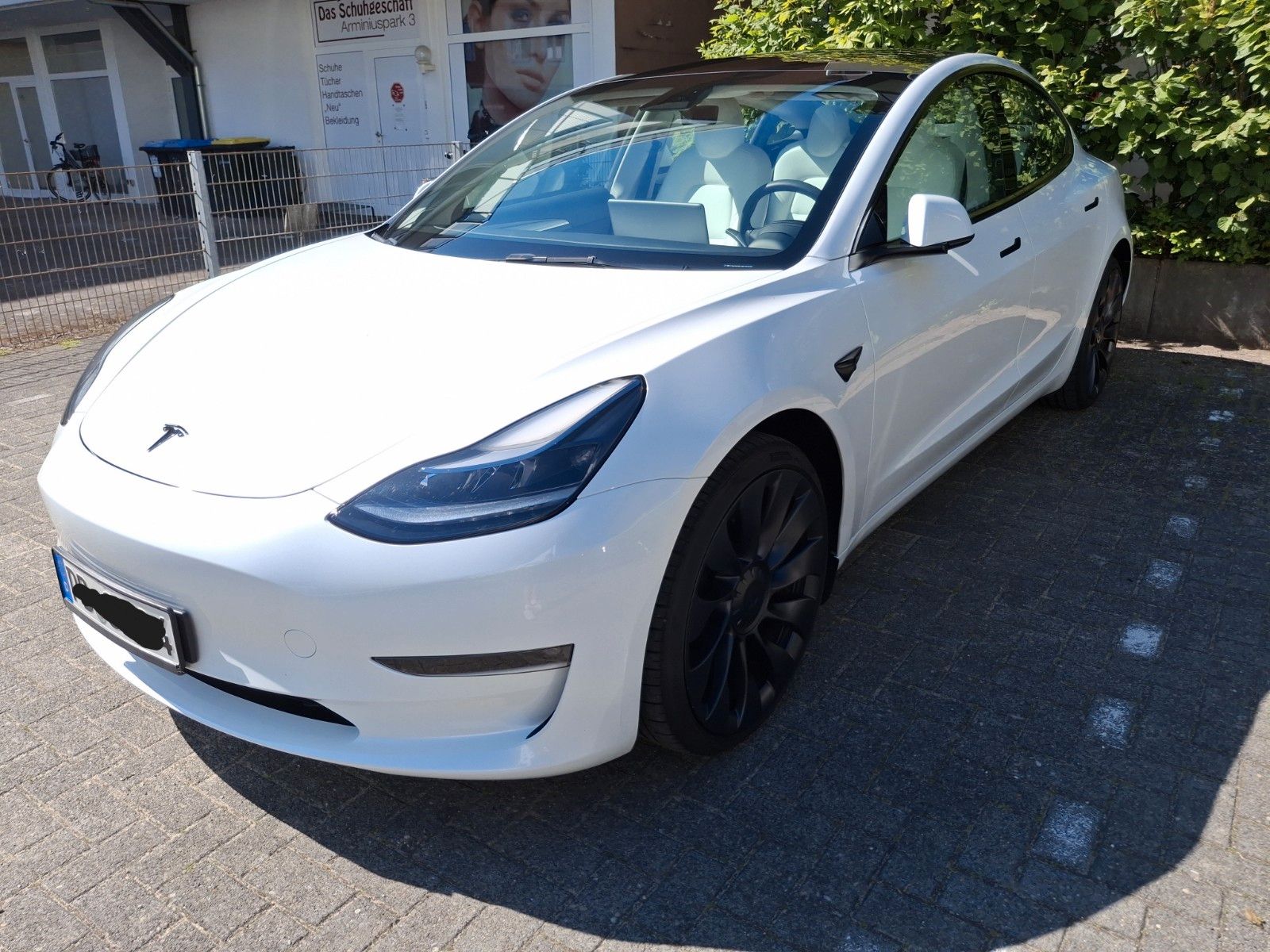 TESLA Model 3