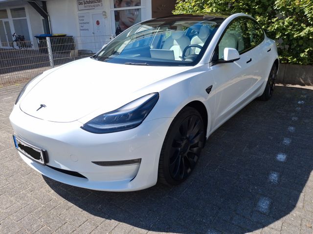 TESLA Model 3