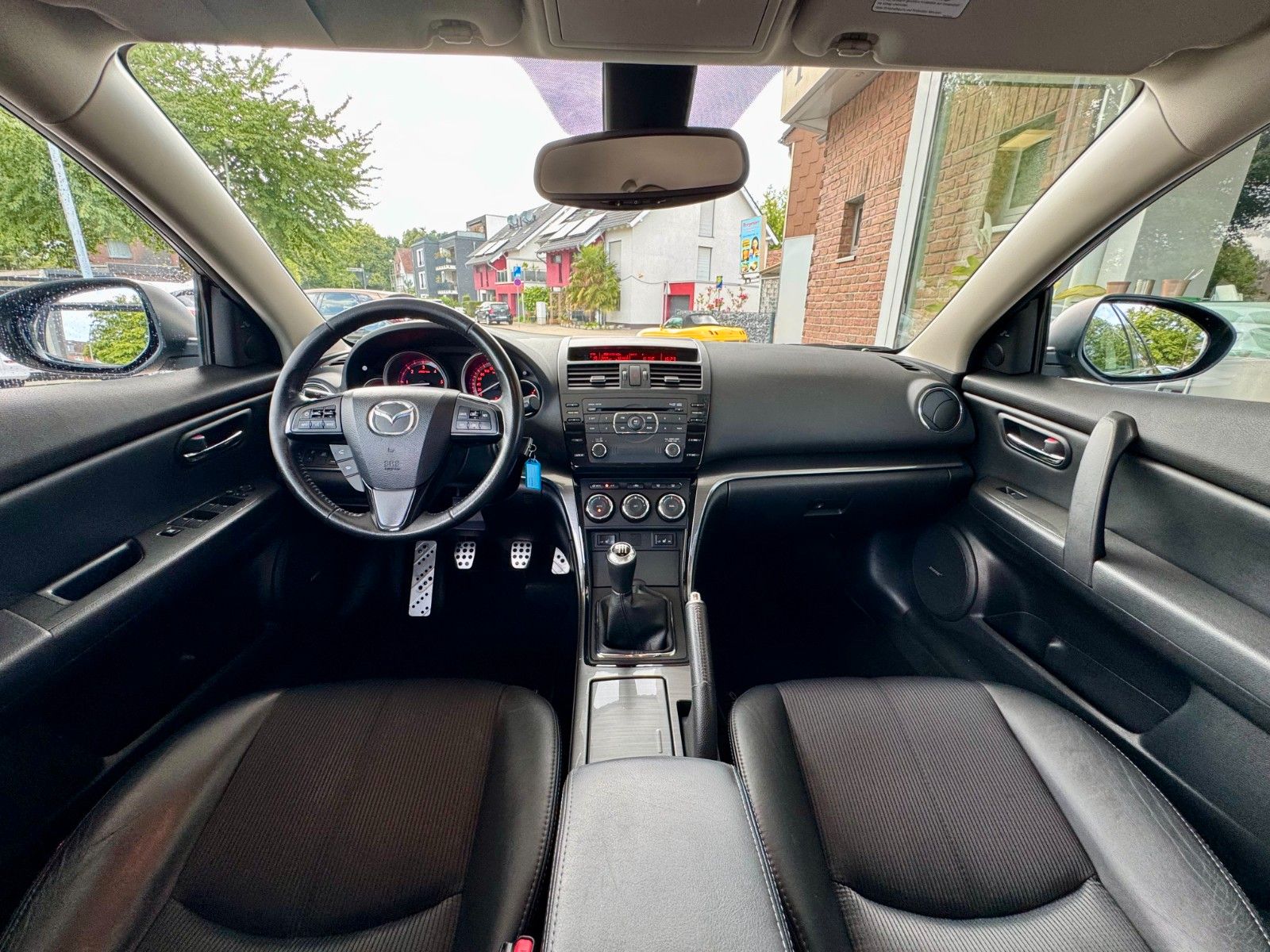 Fahrzeugabbildung Mazda 6 Kombi 2.2 CRDT Edition 125 Klima/Leder/AHK
