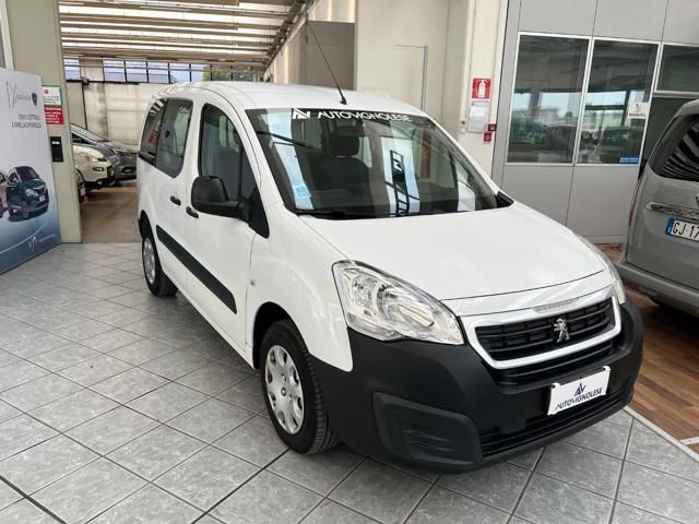 PEUGEOT Partner Tepee