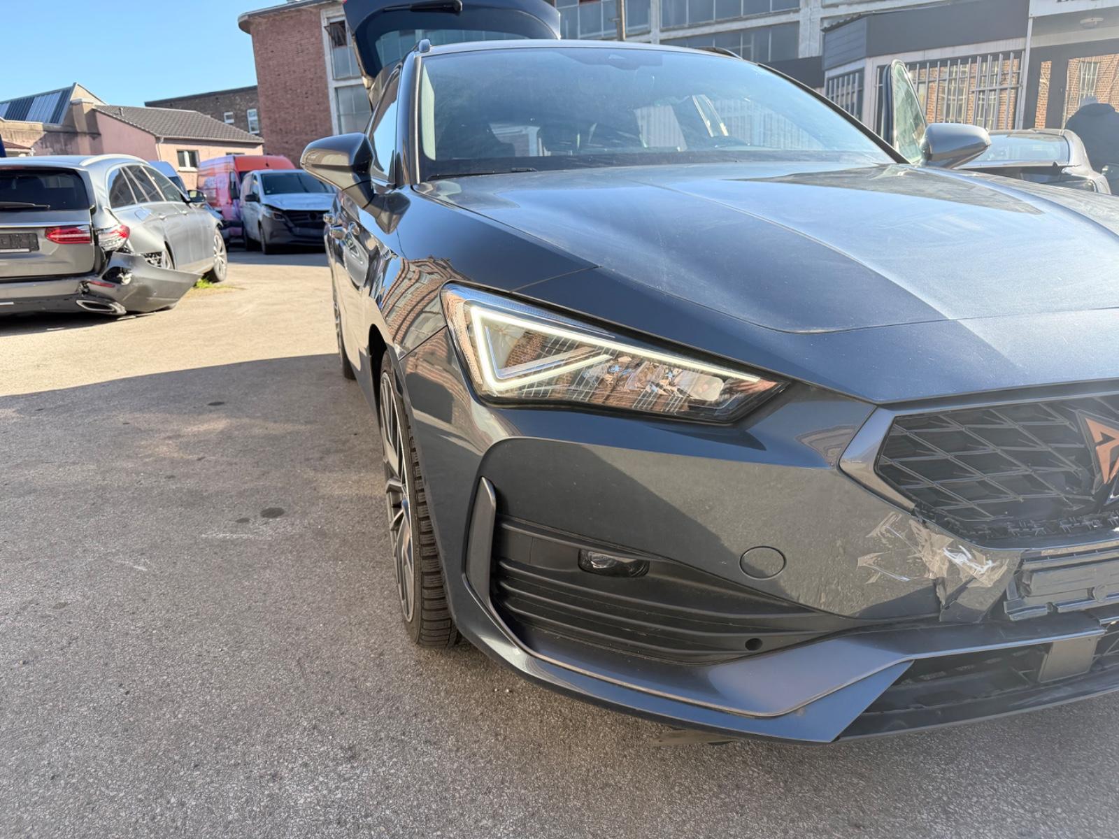Cupra Leon Sportstourer VZ 2.0 Automatik Frontkamera 1