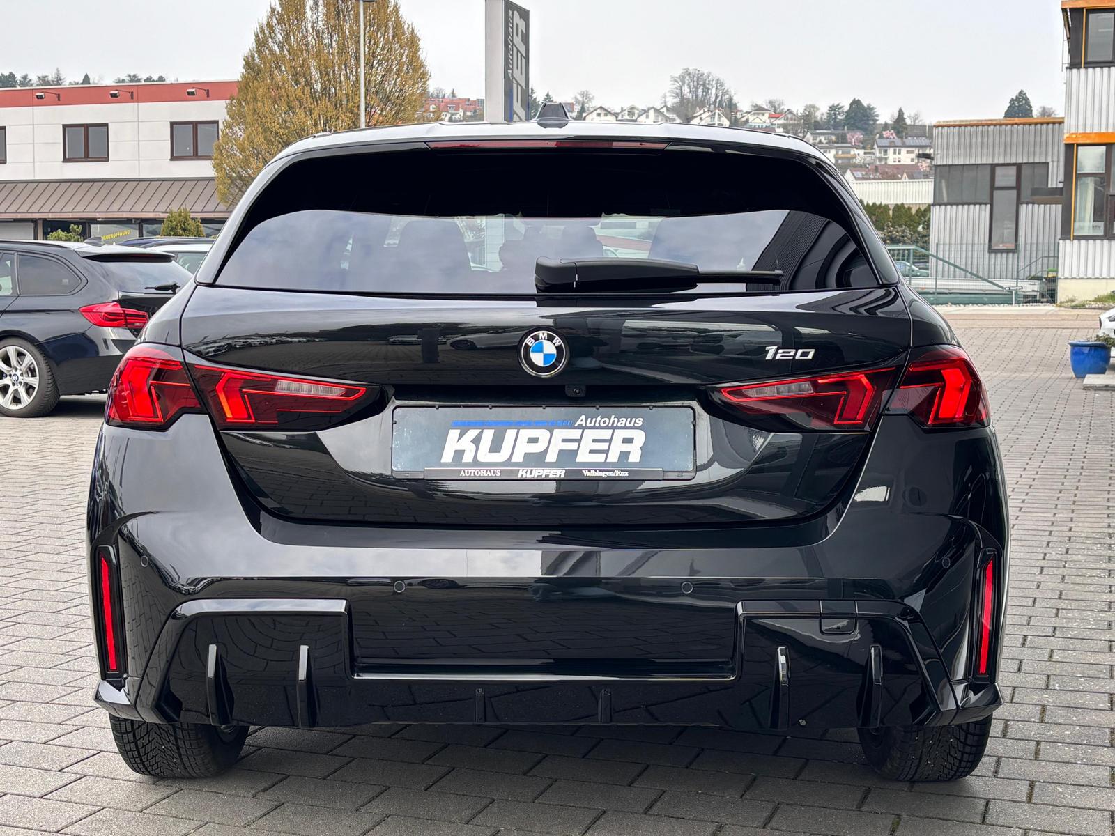 BMW 120 i M Sportpaket Aut°Ad.LED+Fwk.18"-Harm.Kardo