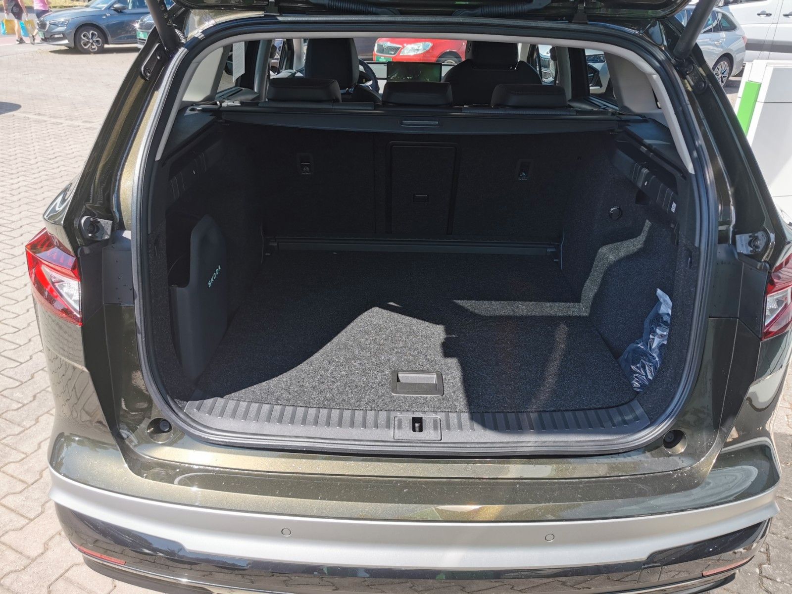 Fahrzeugabbildung SKODA Enyaq 60 Loft Navi 20´´ Clima LED