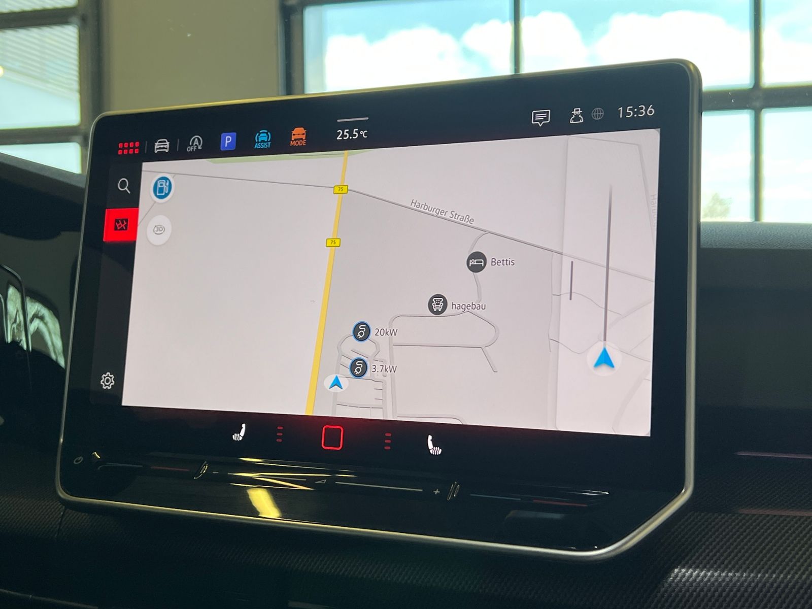 Fahrzeugabbildung Volkswagen Golf VIII GTI 2.0 TSI DSG *AHK, LED, Black Style