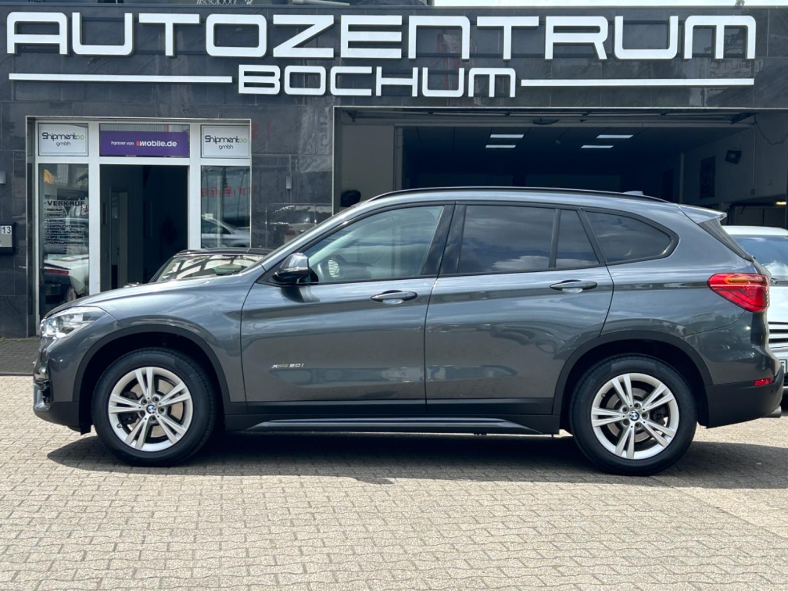 BMW X1 xDrive 20 i Sport Line Shadow Line Business
