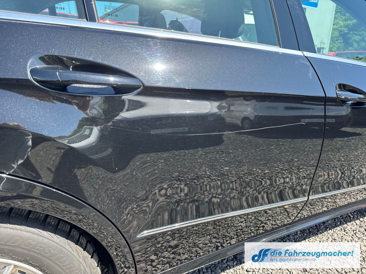 Fahrzeugabbildung Mercedes-Benz E 200 CGI BlueEfficiency Navi Bi-Xenon Kurvenlic