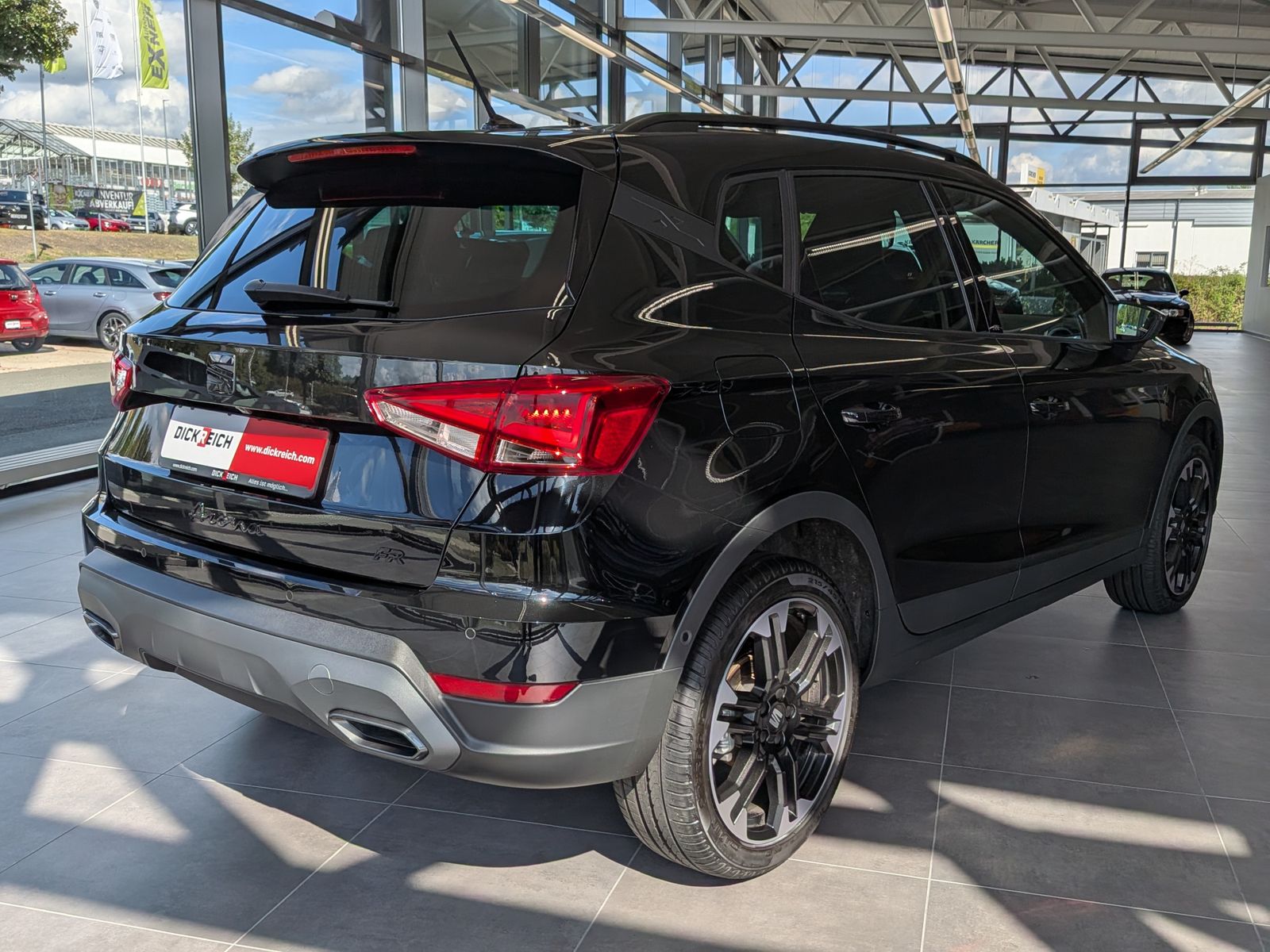 Fahrzeugabbildung SEAT Arona 1.5 TSI FR Black Editio ACC KAMERA LED 18"