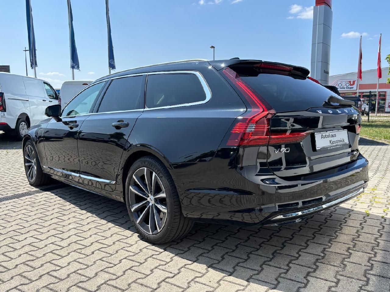 Fahrzeugabbildung Volvo V90 Kombi Inscription Expression Recharge Plug-I