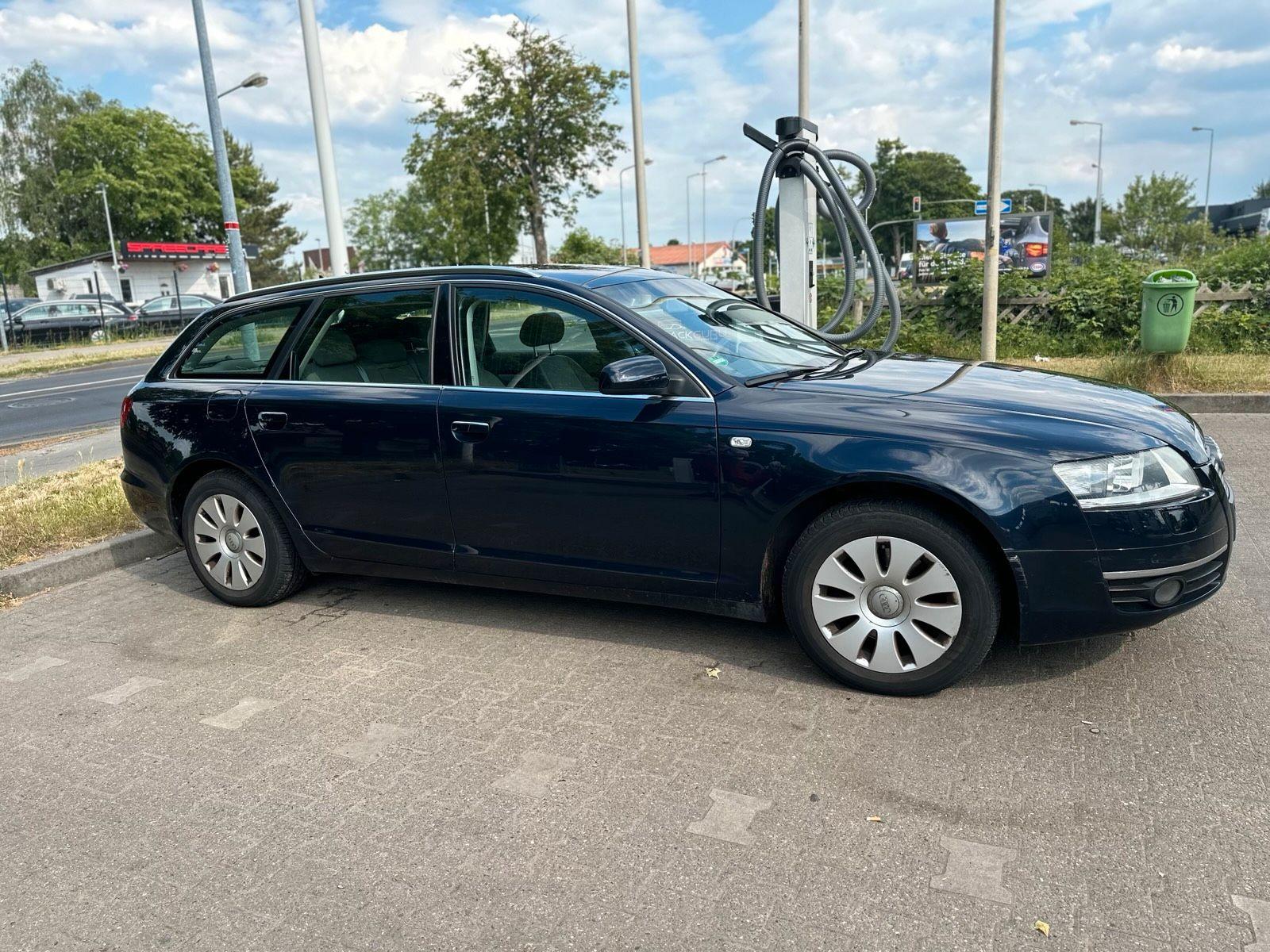 Audi A6 2005 — interior