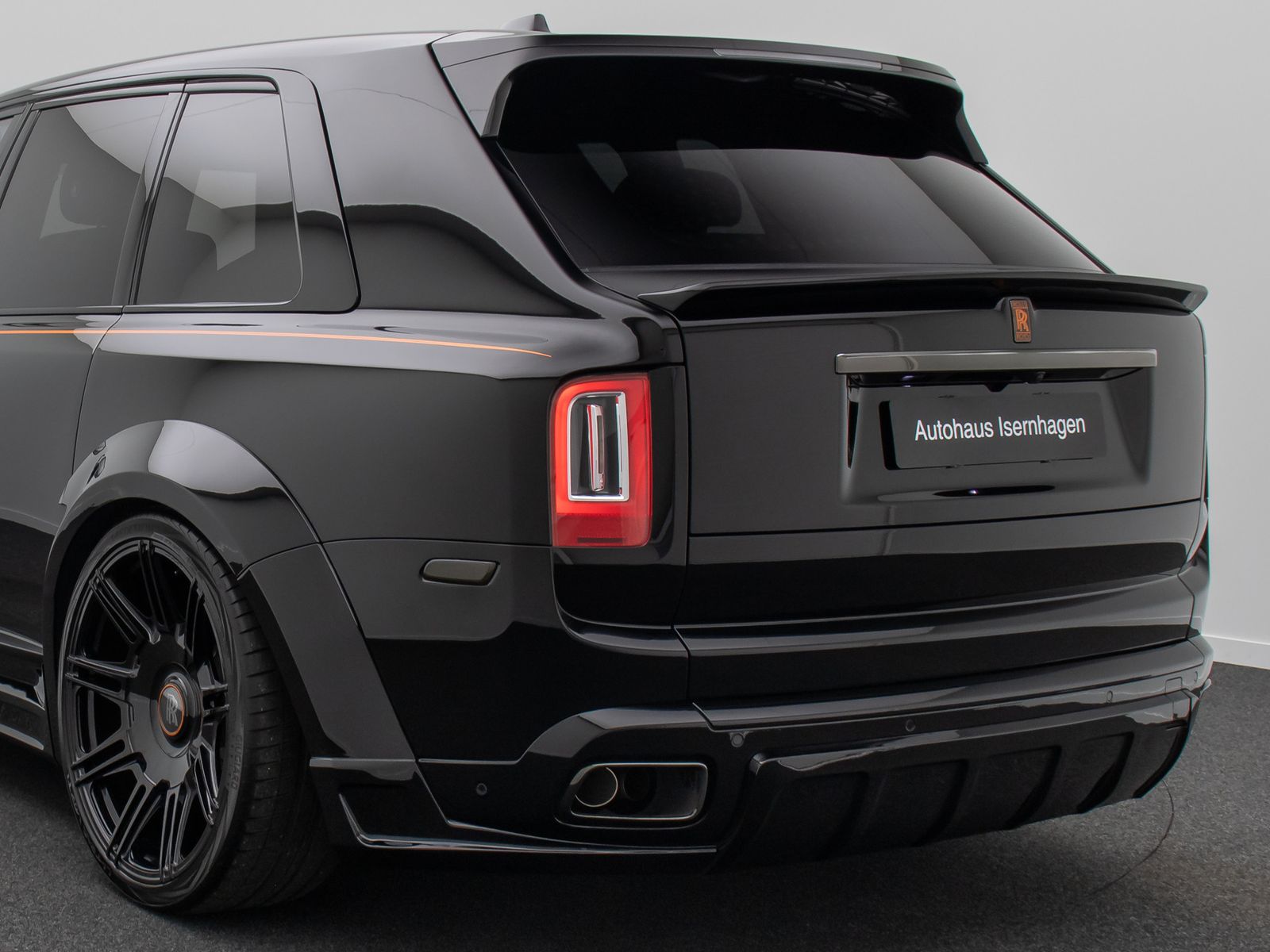 Fahrzeugabbildung Rolls-Royce Cullinan Black Badge Night Vision Novitec VOLL