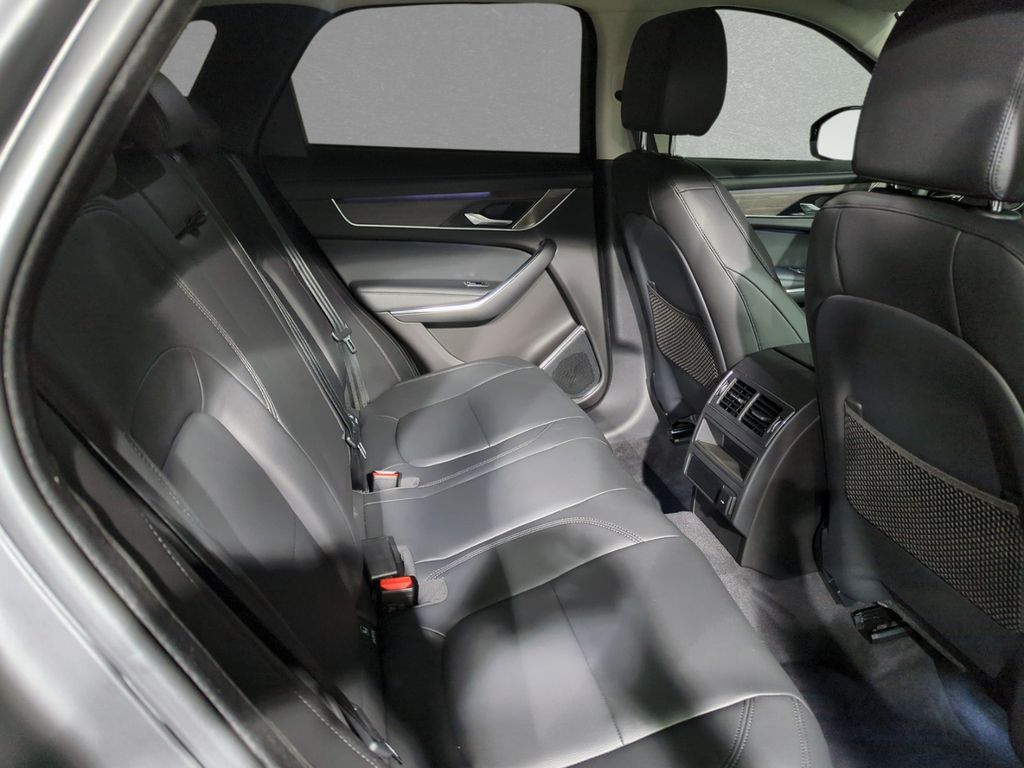 Jaguar F-Pace P400e MERIDIAN PIVI DAB 19