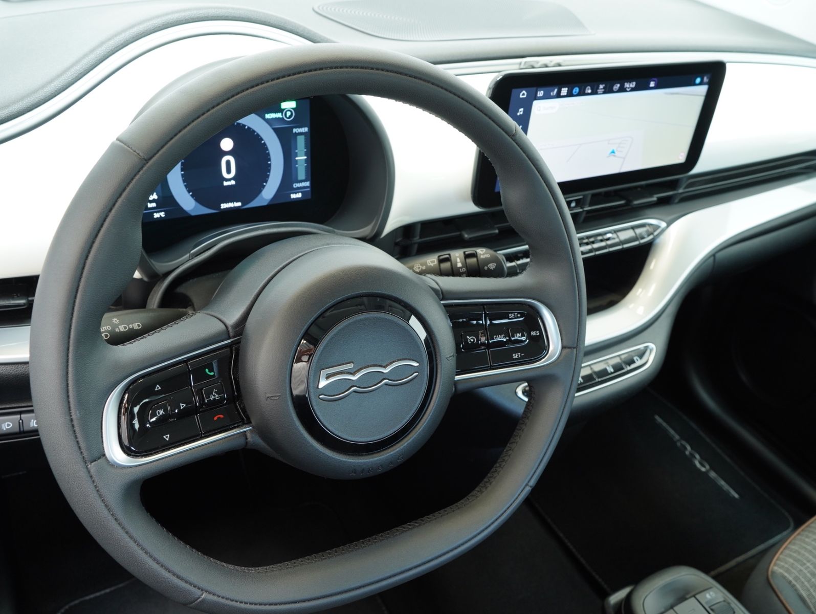 Fahrzeugabbildung Fiat 500e Icon 87KW/42kWh/DC-LADEN/NAVI/KAMERA