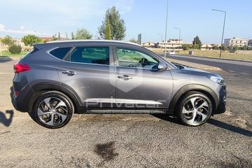Hyundai TUCSON - 4