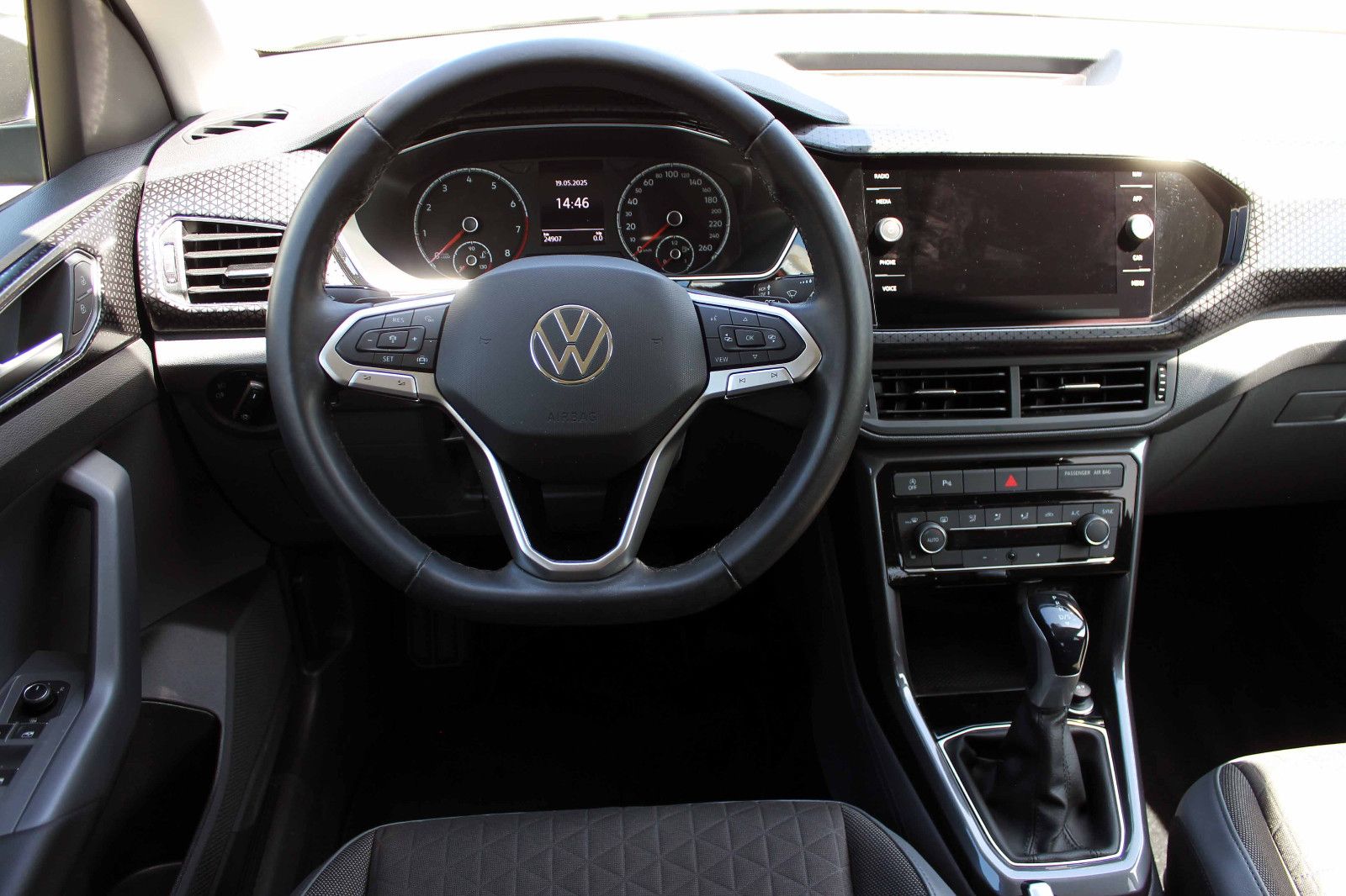 Fahrzeugabbildung Volkswagen T-Cross 1.0 TSI DSG Style ACC NAVI KAM PDC AHK
