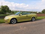 Saab 9-3 Cabrio  in Lemon Yellow - Saab aus 2004: Cabrio
