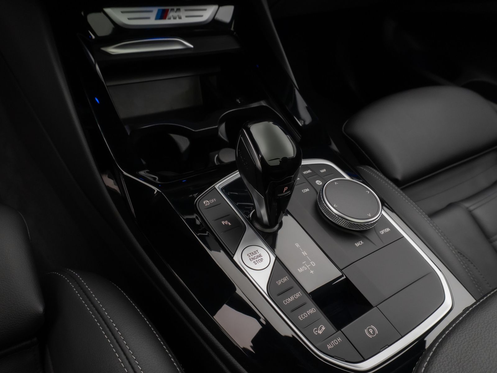 Fahrzeugabbildung BMW X3 M40i Panorama Kamera HUD DAB HiFi LED 20Zoll