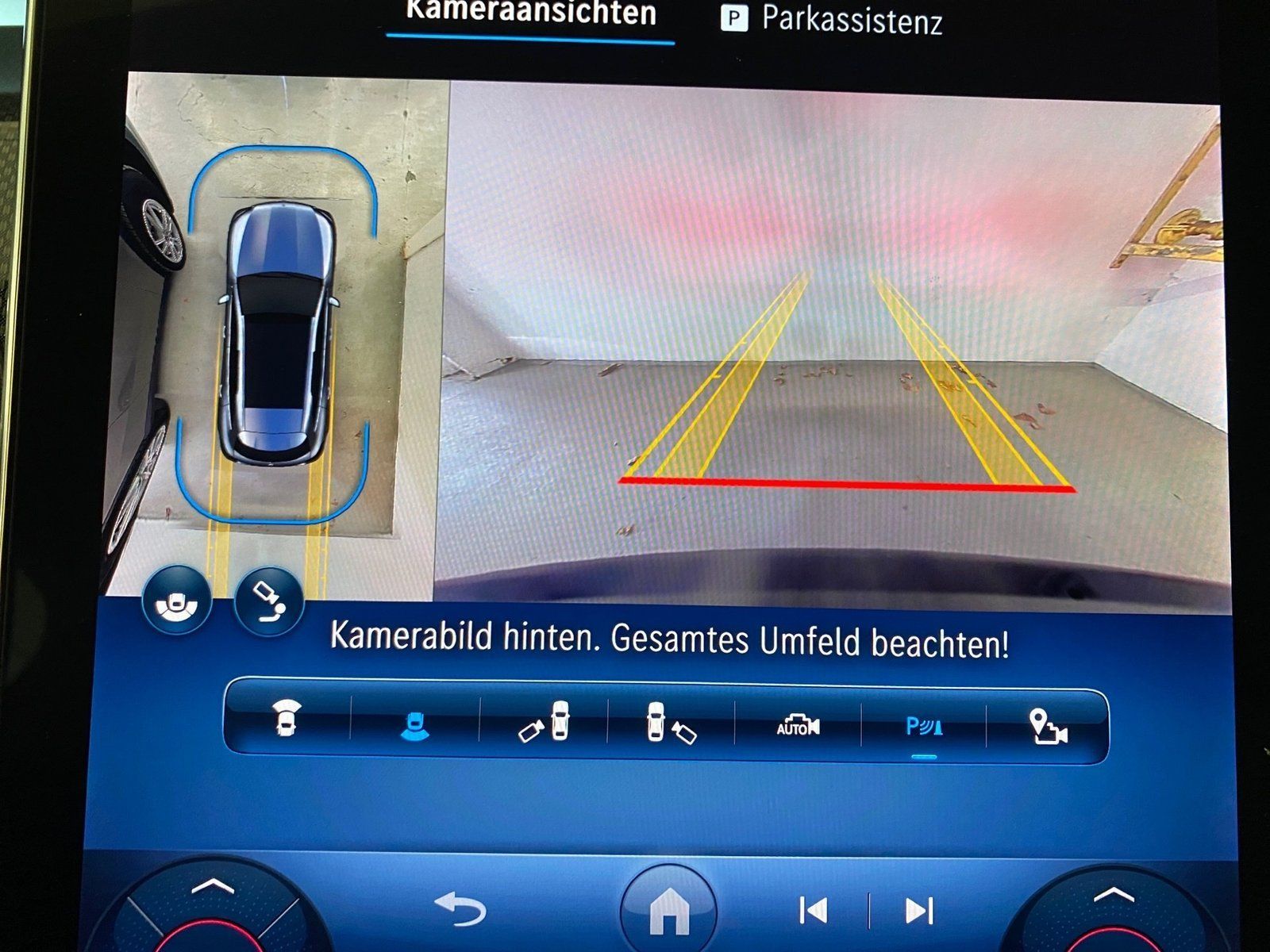 Fahrzeugabbildung Mercedes-Benz GLC 300 de 4M AMG*Distronic*AHK*Burmester*Memory