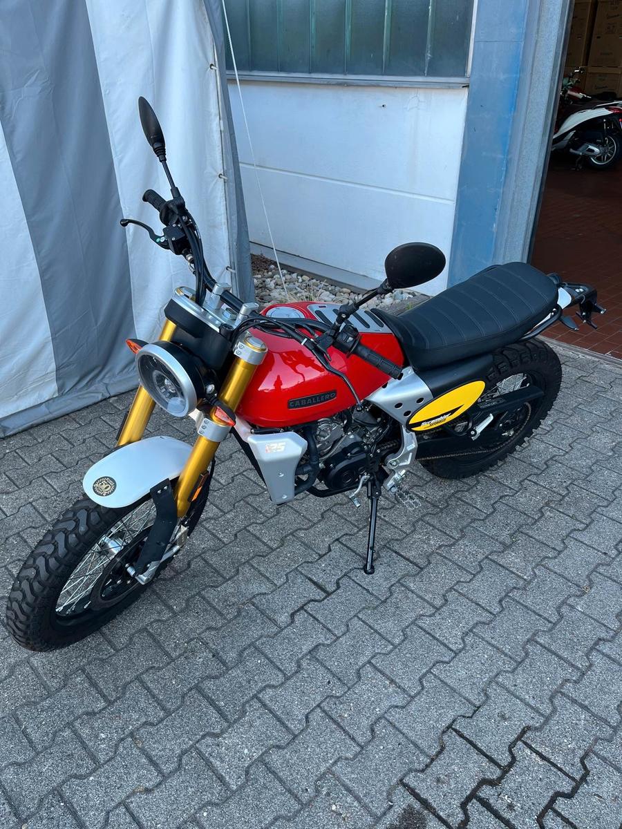 Fantic Caballero Scrambler 125 / 2.800km / Unfallfrei
