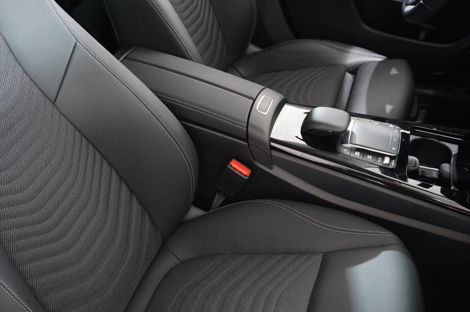 Fahrzeugabbildung Mercedes-Benz CLA SB 250e PHEV PROGESSIVE NAVI/LED/KAMERA/DAB+